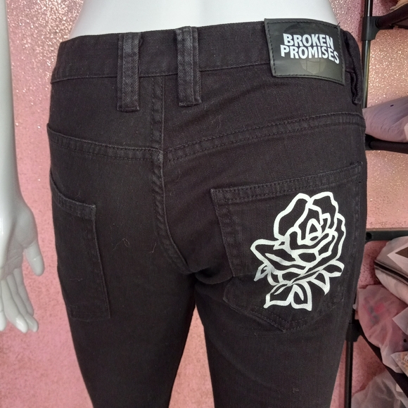 Broken Promises distressed tattoo gothic skinny jeans! Like new! So cute! - Picture 5 of 6